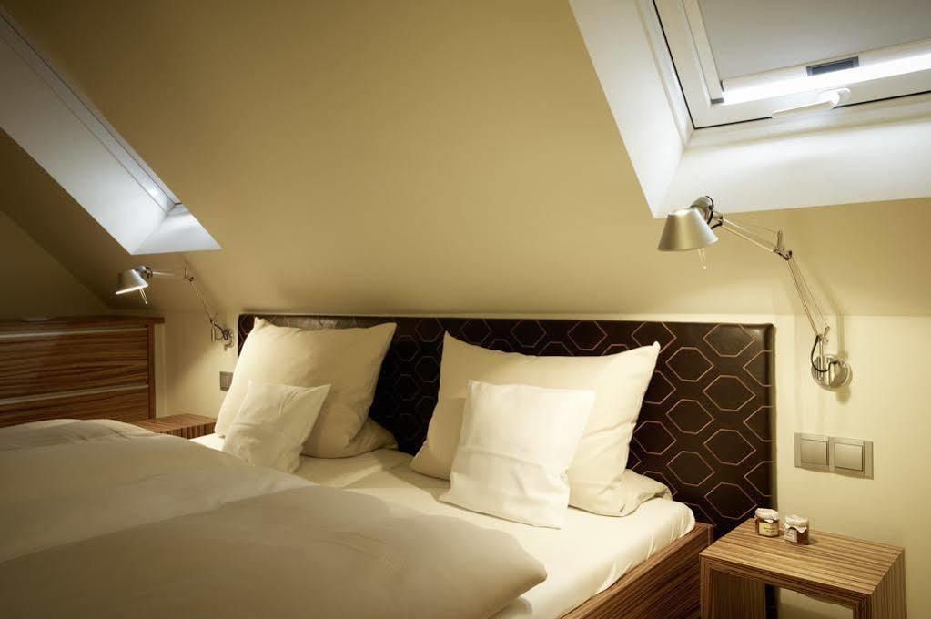 Hotel Am Helmwartsturm Andernach Eksteriør billede
